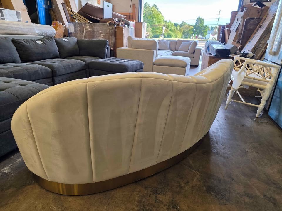 Meridian Furniture Shelly 90" Velvet Curved Sofa - Image 10