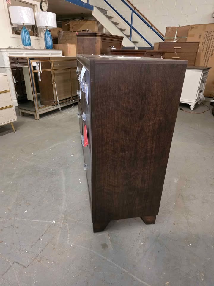 Louisburgh Dark Merlot 9-drawer Dresser - Image 7