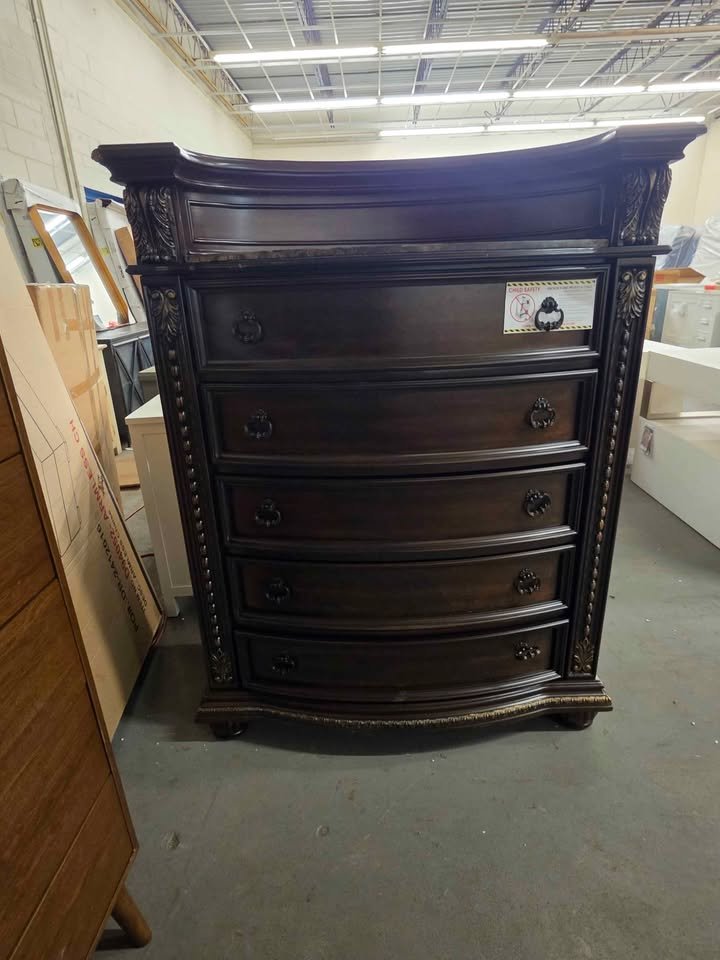Anndrea 45 "W 5 - Drawer Dresser - Image 4