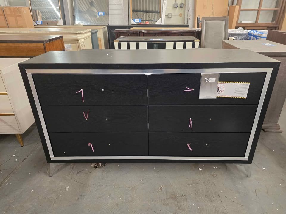 New Classic Furniture Huxley Black 6-drawer 58 in. Wood Dresser - Image 8