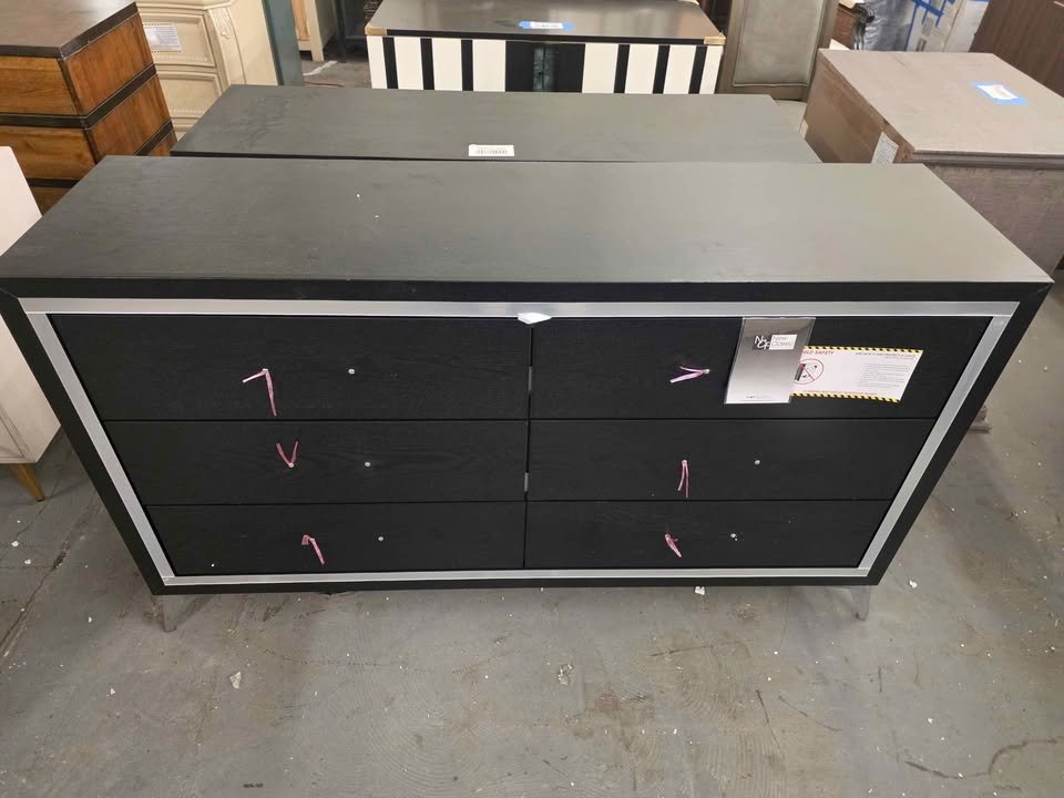 New Classic Furniture Huxley Black 6-drawer 58 in. Wood Dresser - Image 9