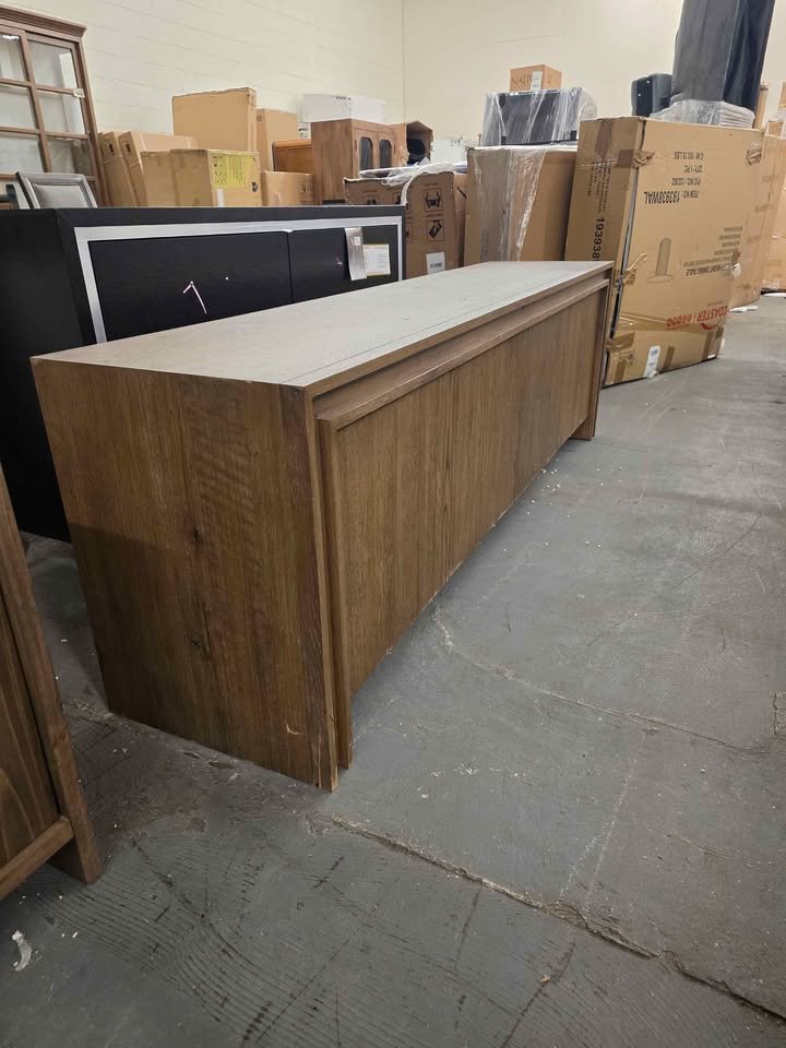 Foundry Select Chalmers Media Console ( Retails $2200.00 ) - Image 8