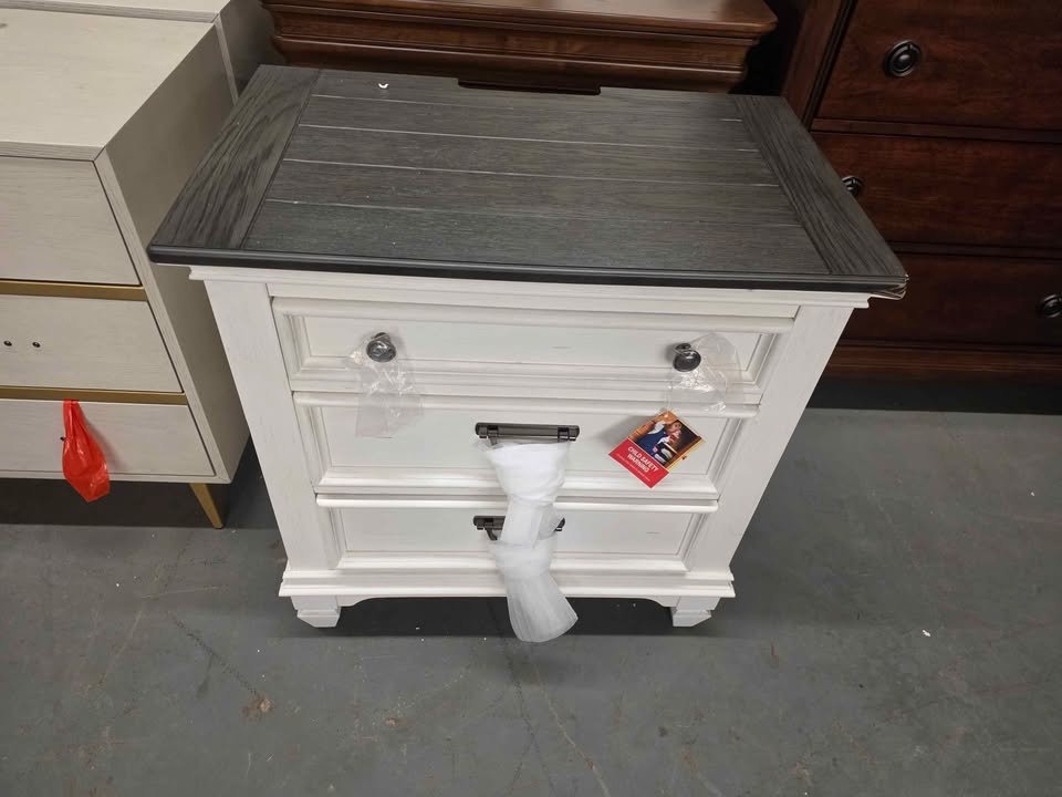 Liberty Furniture - Allyson Park 2 Night Stands - 417-BR-2NS - Image 4