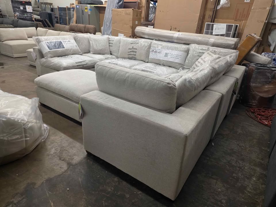 Thomasville Lowell 8-piece Modular Sectional - Image 7