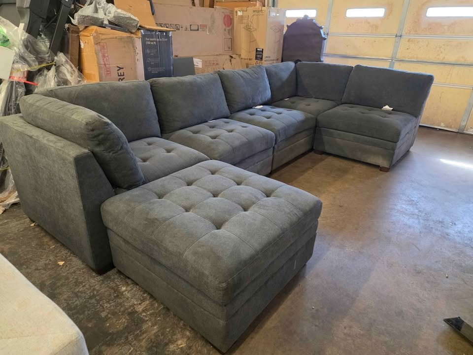 Thomasville Tisdale Modular Sectional 6-piece Dark Gray with Storage Ottoman - Image 6
