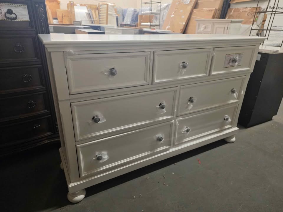 Laurelin 7 Drawer Dresser in White 1714W-5 - Image 10