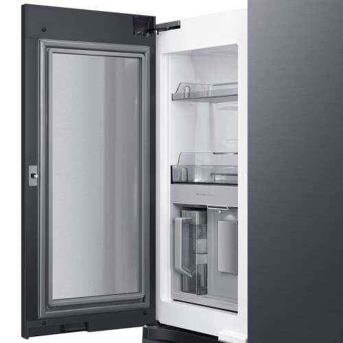 Bespoke 4-Door Flex Refrigerator (29 cu. ft.) with Beverage Center in Stainless Steel - Image 4